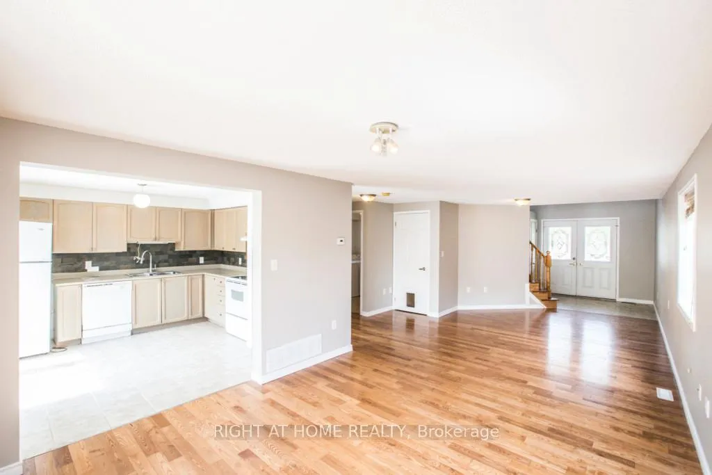 Photo 12 of 11 Butternut Drive, Barrie, Holly — HOMEH