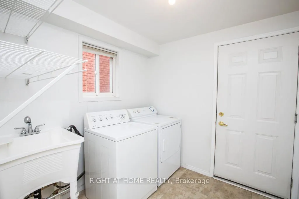 Photo 17 of 11 Butternut Drive, Barrie, Holly — HOMEH