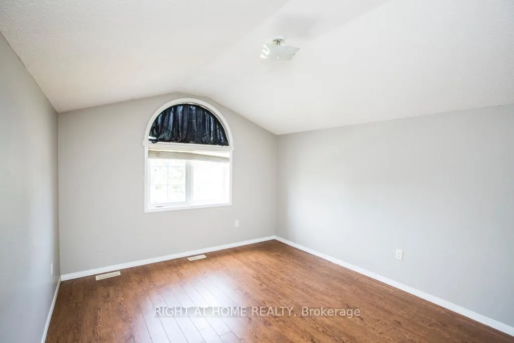 Photo 22 of 11 Butternut Drive, Barrie, Holly — HOMEH