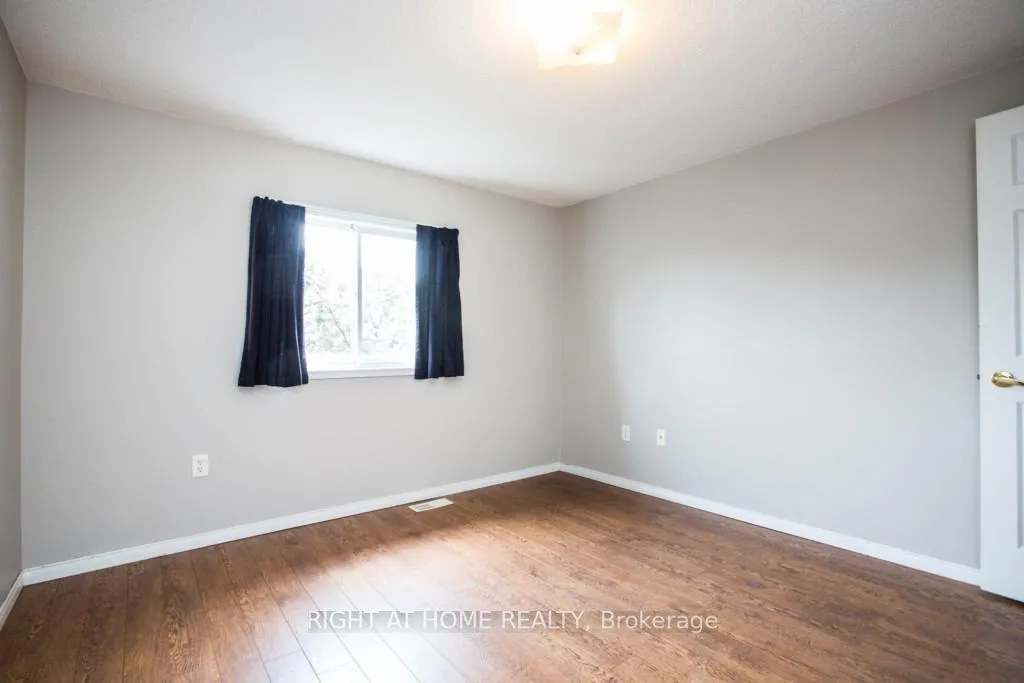 Photo 32 of 11 Butternut Drive, Barrie, Holly — HOMEH