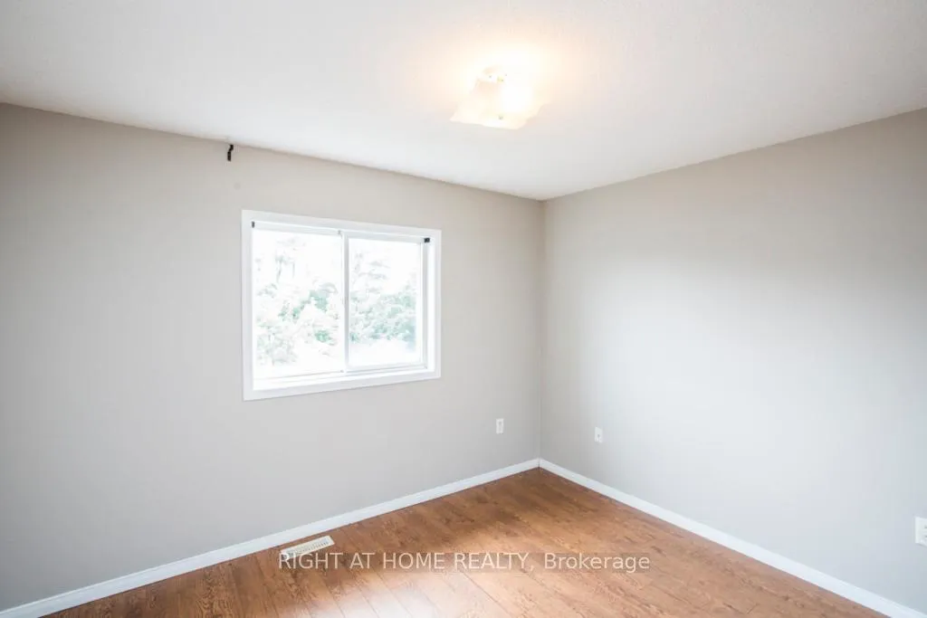 Photo 35 of 11 Butternut Drive, Barrie, Holly — HOMEH