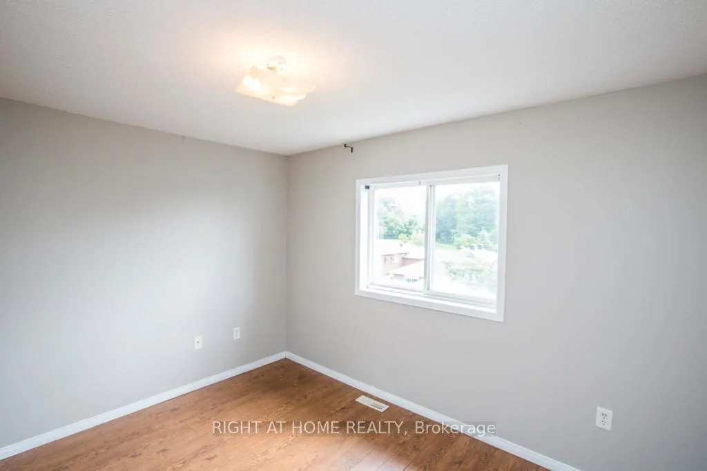 Photo 38 of 11 Butternut Drive, Barrie, Holly — HOMEH