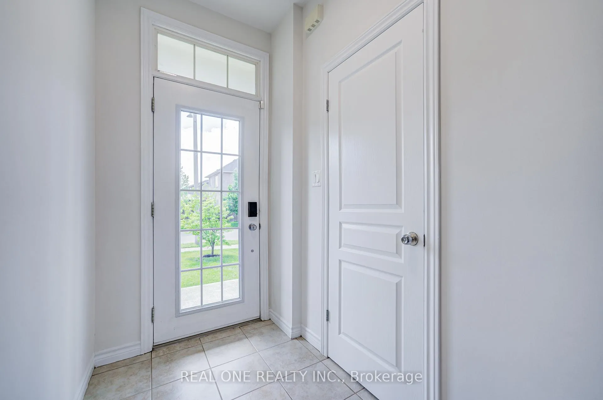 Photo 7 of 76 Vinton Road, Hamilton, Meadowlands — HOMEH
