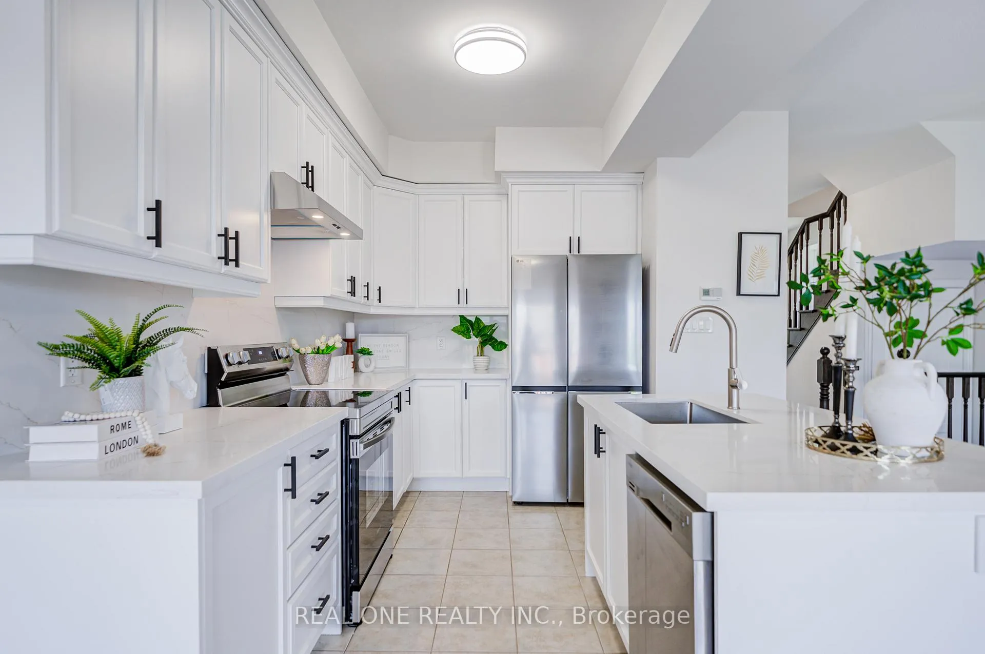Photo 15 of 76 Vinton Road, Hamilton, Meadowlands — HOMEH