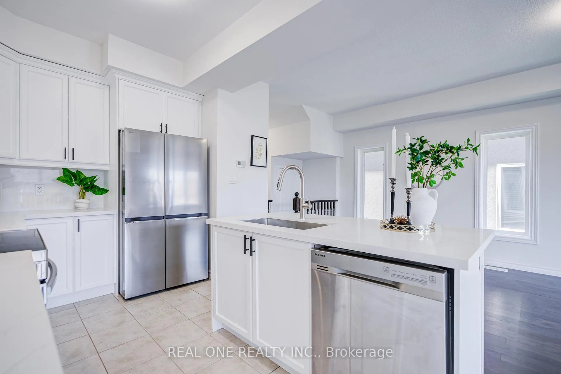 Photo 16 of 76 Vinton Road, Hamilton, Meadowlands — HOMEH