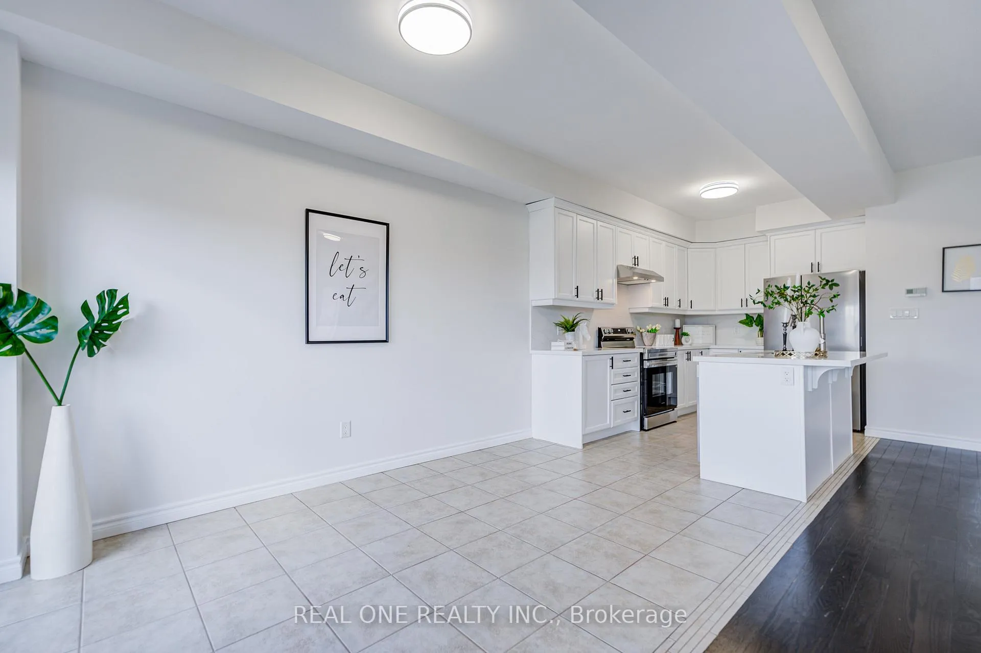 Photo 19 of 76 Vinton Road, Hamilton, Meadowlands — HOMEH