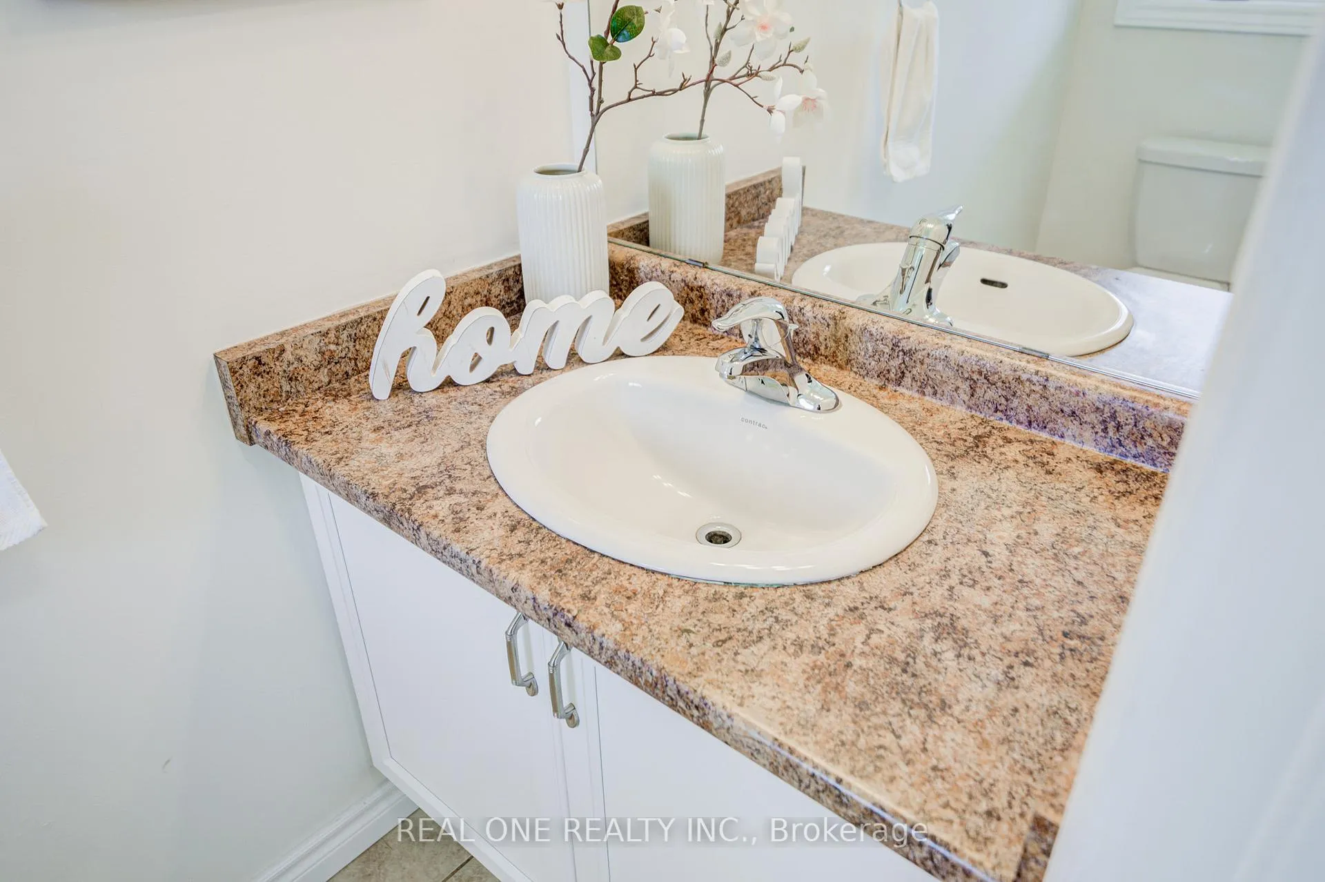 Photo 22 of 76 Vinton Road, Hamilton, Meadowlands — HOMEH