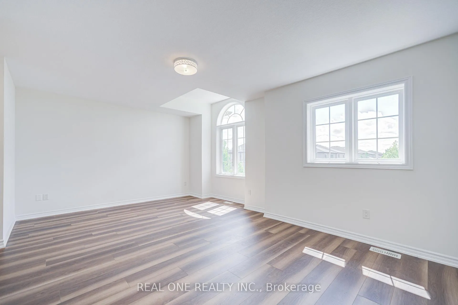 Photo 25 of 76 Vinton Road, Hamilton, Meadowlands — HOMEH