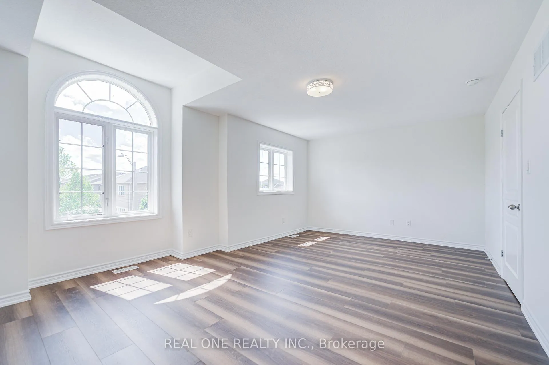 Photo 28 of 76 Vinton Road, Hamilton, Meadowlands — HOMEH