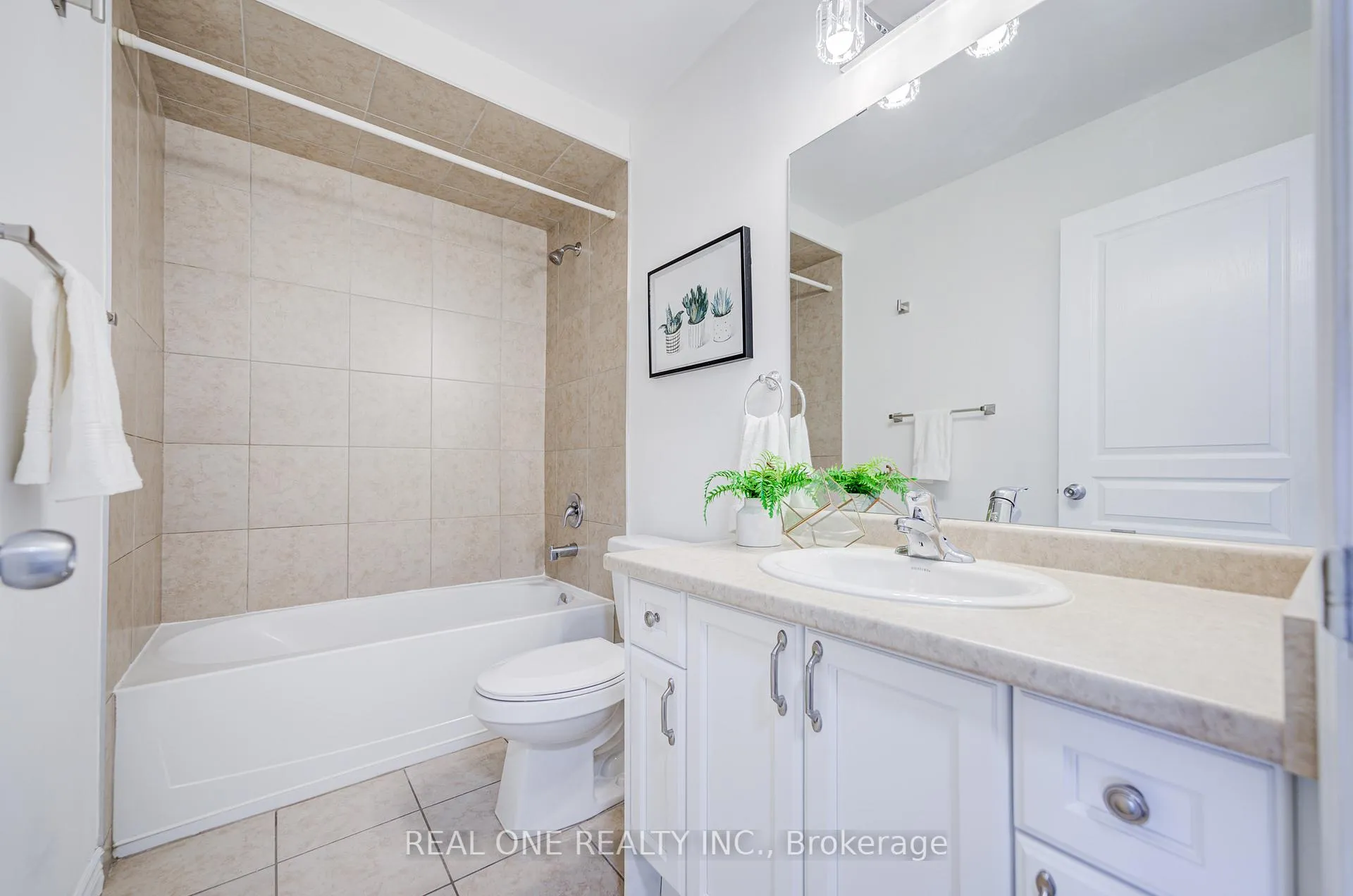 Photo 38 of 76 Vinton Road, Hamilton, Meadowlands — HOMEH