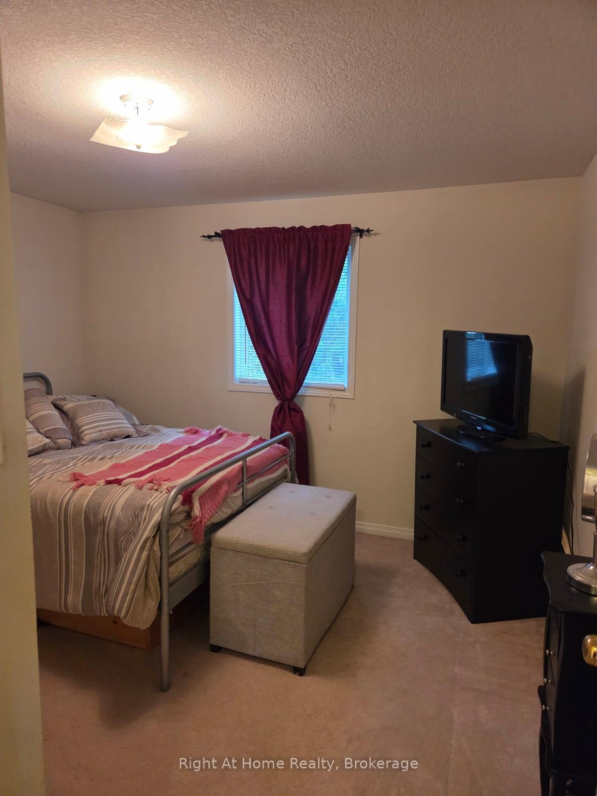 Photo 25 of 21 Fuller Drive, Guelph, Grange Road — HOMEH