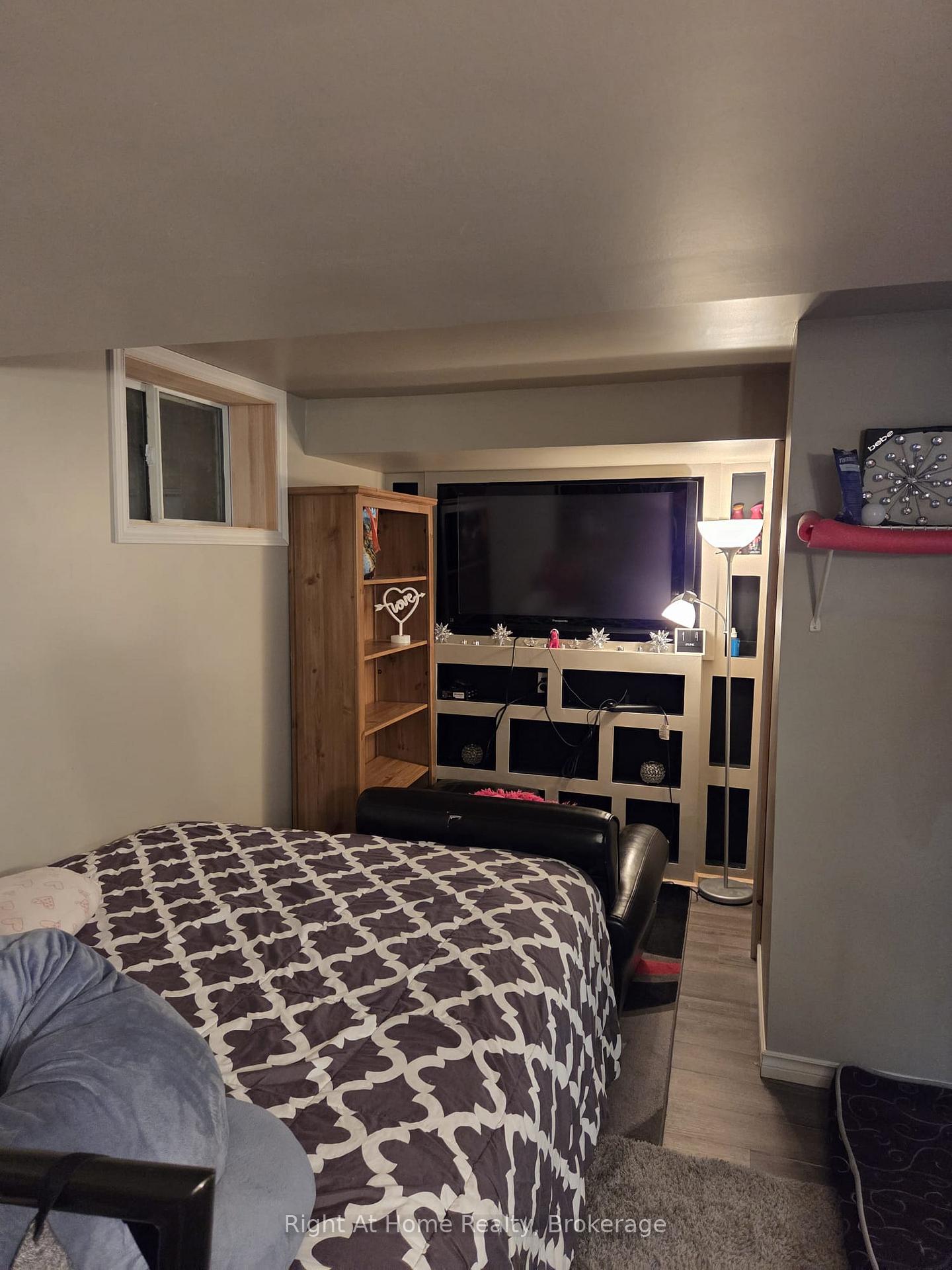 Photo 26 of 21 Fuller Drive, Guelph, Grange Road — HOMEH