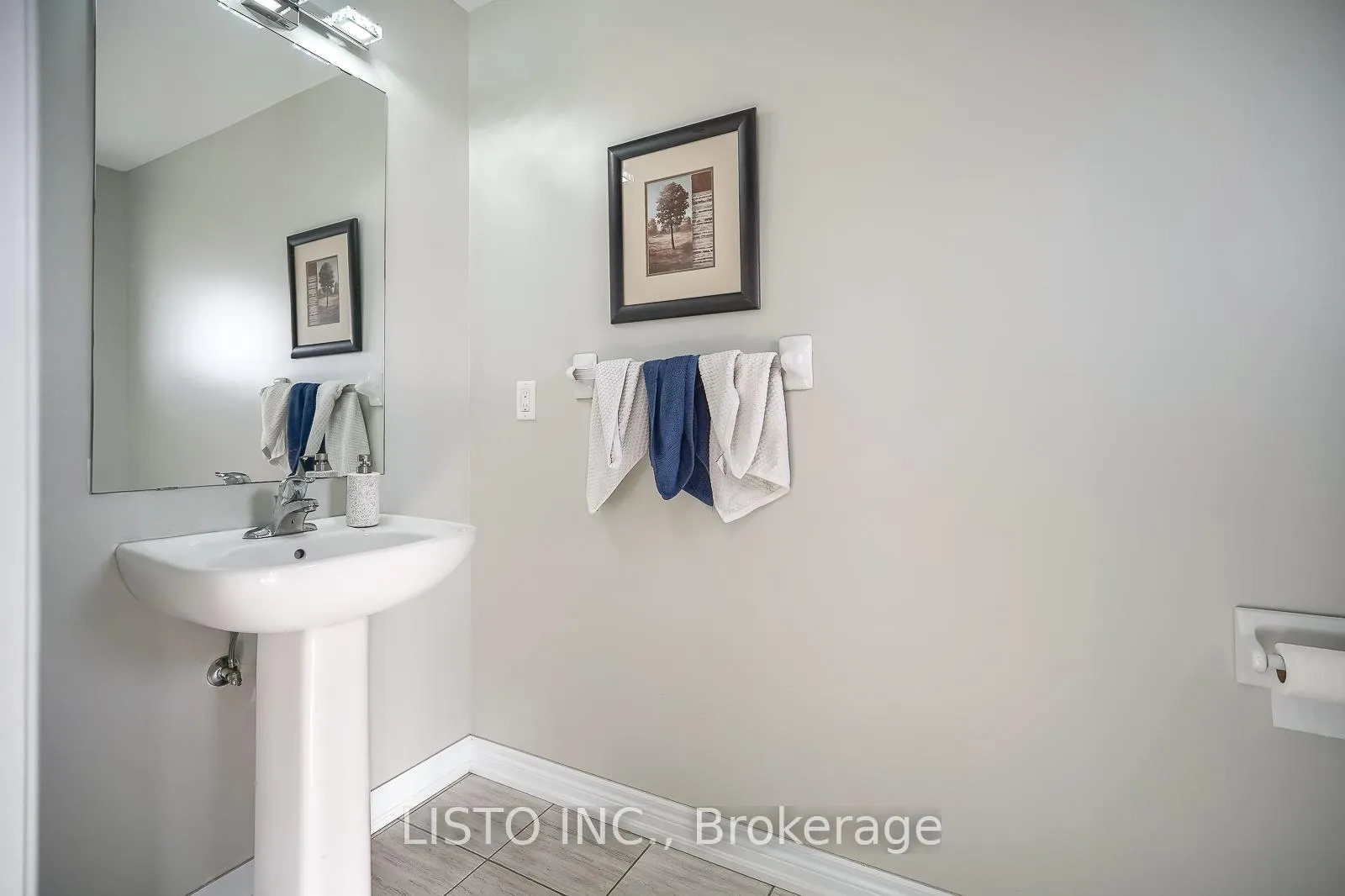 Photo 8 of 50 Henry Smith Avenue, Clarington, Bowmanville — HOMEH