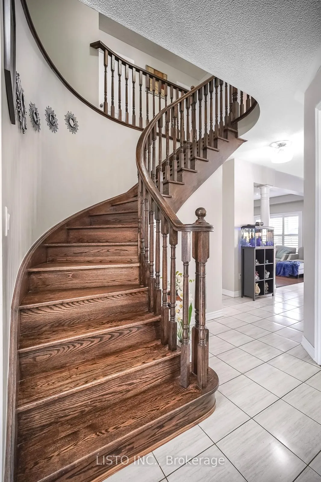 Photo 19 of 50 Henry Smith Avenue, Clarington, Bowmanville — HOMEH