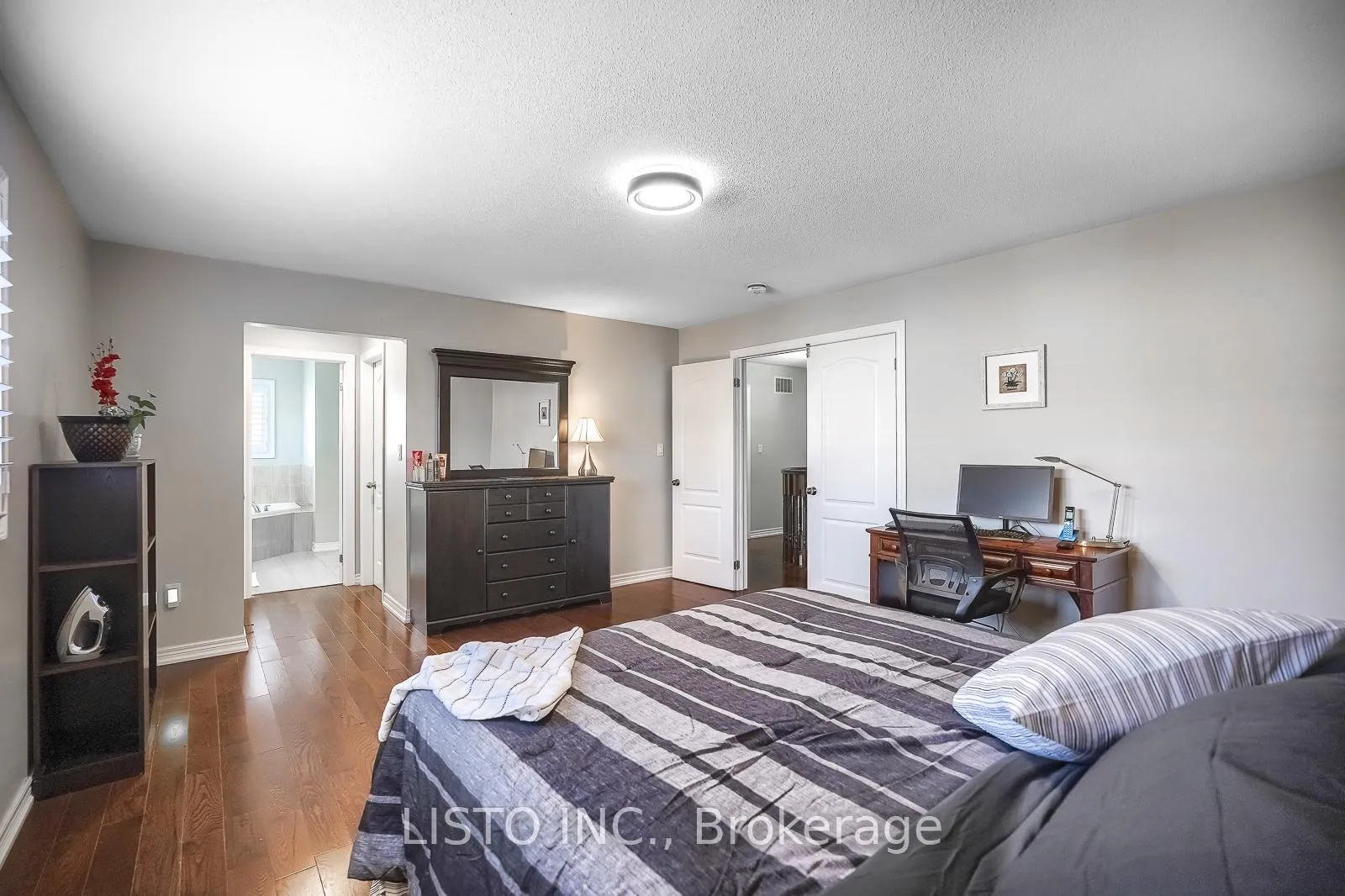 Photo 24 of 50 Henry Smith Avenue, Clarington, Bowmanville — HOMEH