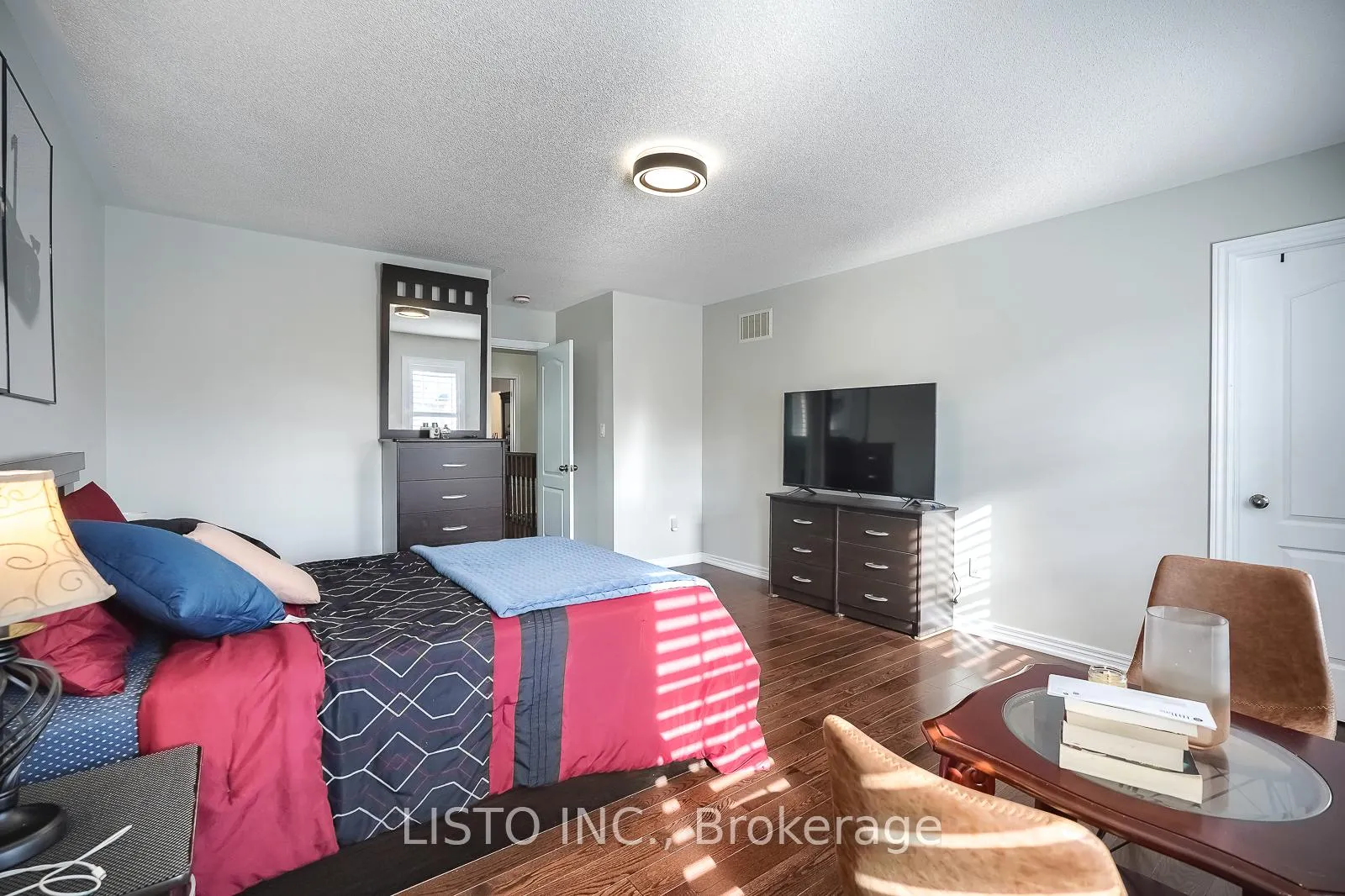 Photo 30 of 50 Henry Smith Avenue, Clarington, Bowmanville — HOMEH