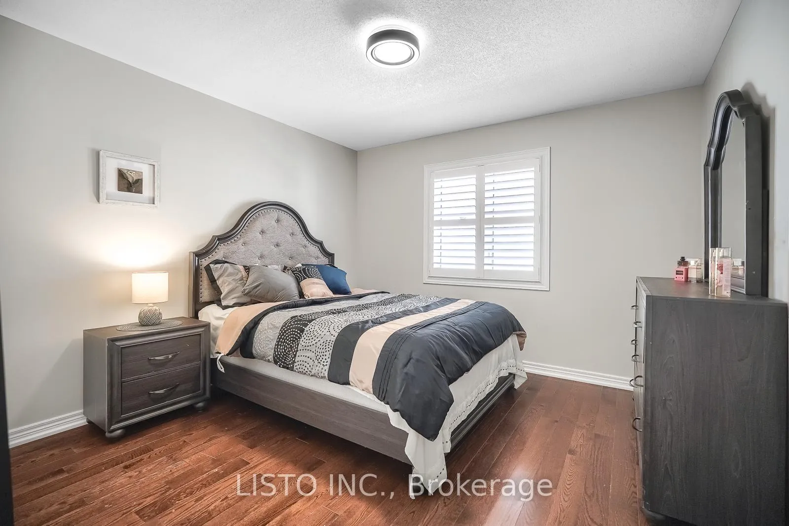 Photo 32 of 50 Henry Smith Avenue, Clarington, Bowmanville — HOMEH