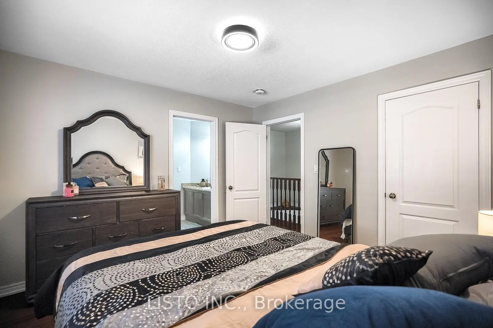 Photo 33 of 50 Henry Smith Avenue, Clarington, Bowmanville — HOMEH