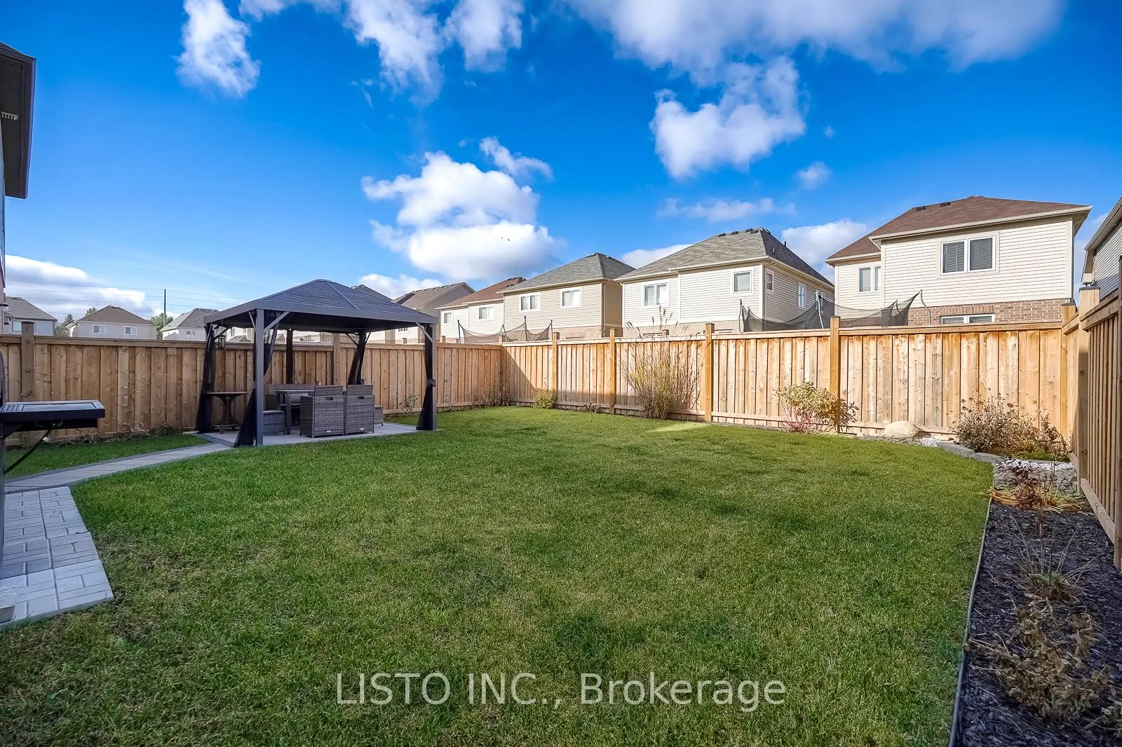 Photo 42 of 50 Henry Smith Avenue, Clarington, Bowmanville — HOMEH