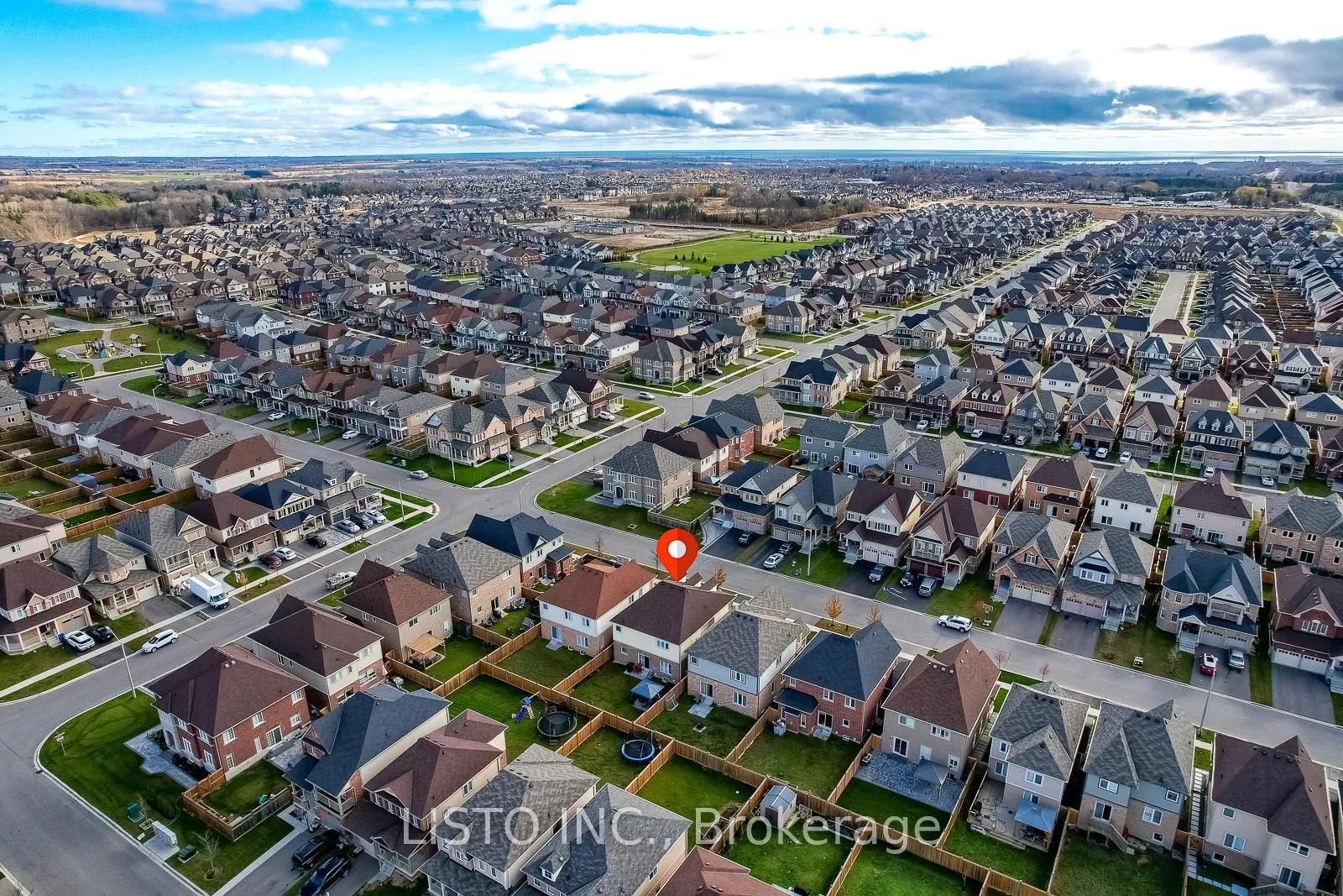 Photo 44 of 50 Henry Smith Avenue, Clarington, Bowmanville — HOMEH