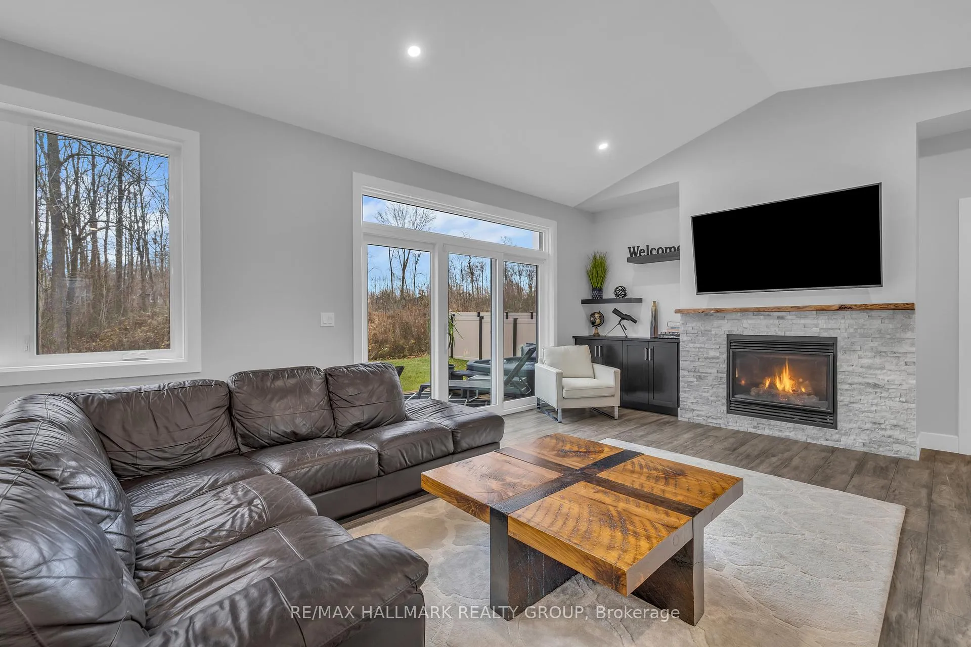 Photo 8 of 1077 Shearer Drive, Brockville — HOMEH