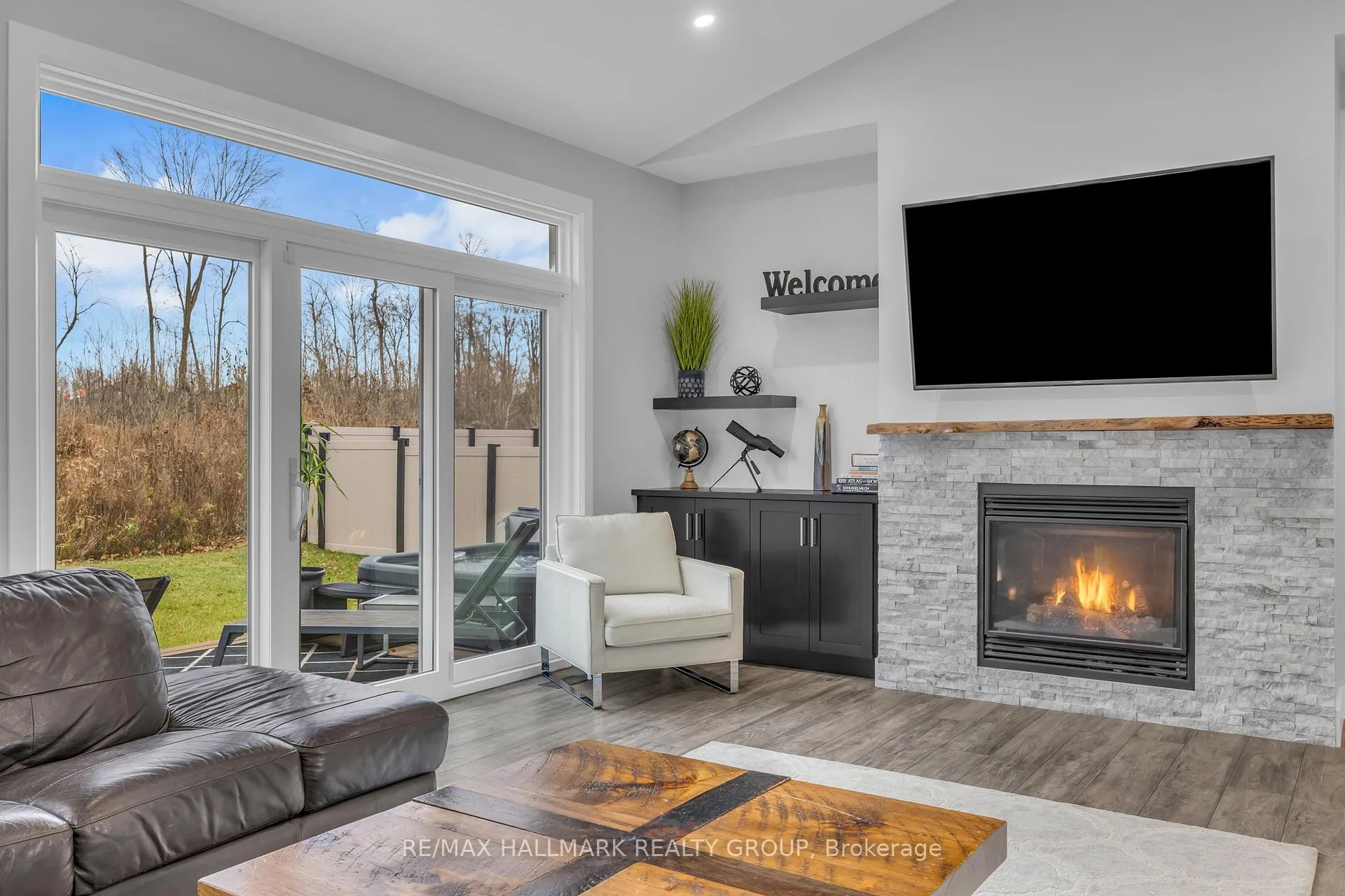 Photo 9 of 1077 Shearer Drive, Brockville — HOMEH