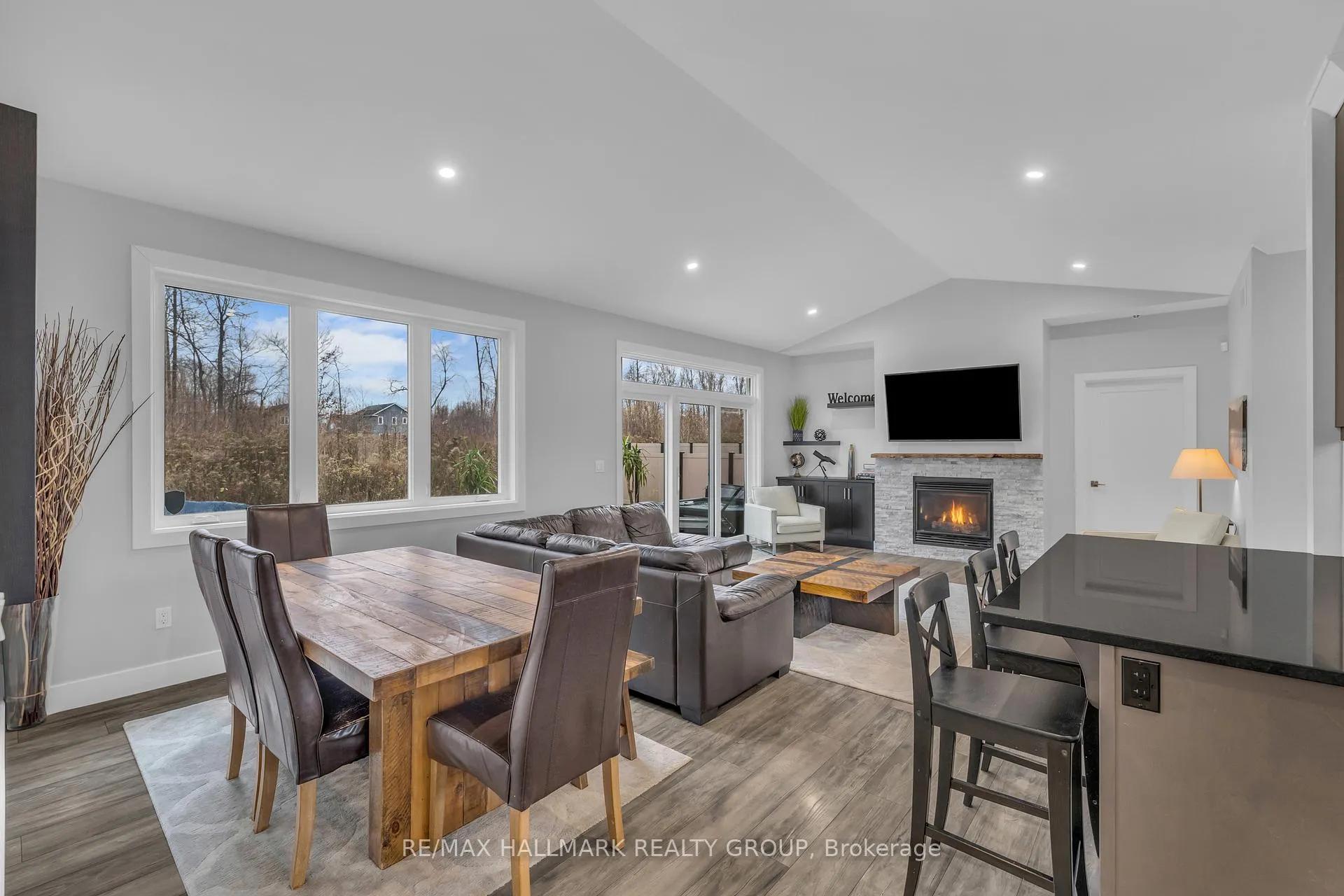 Photo 13 of 1077 Shearer Drive, Brockville — HOMEH