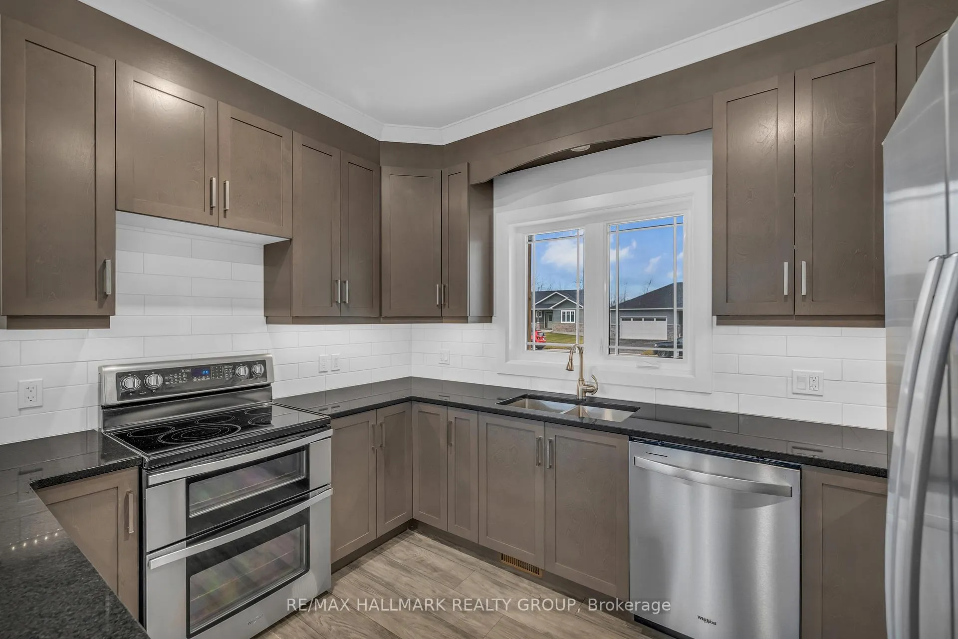 Photo 16 of 1077 Shearer Drive, Brockville — HOMEH