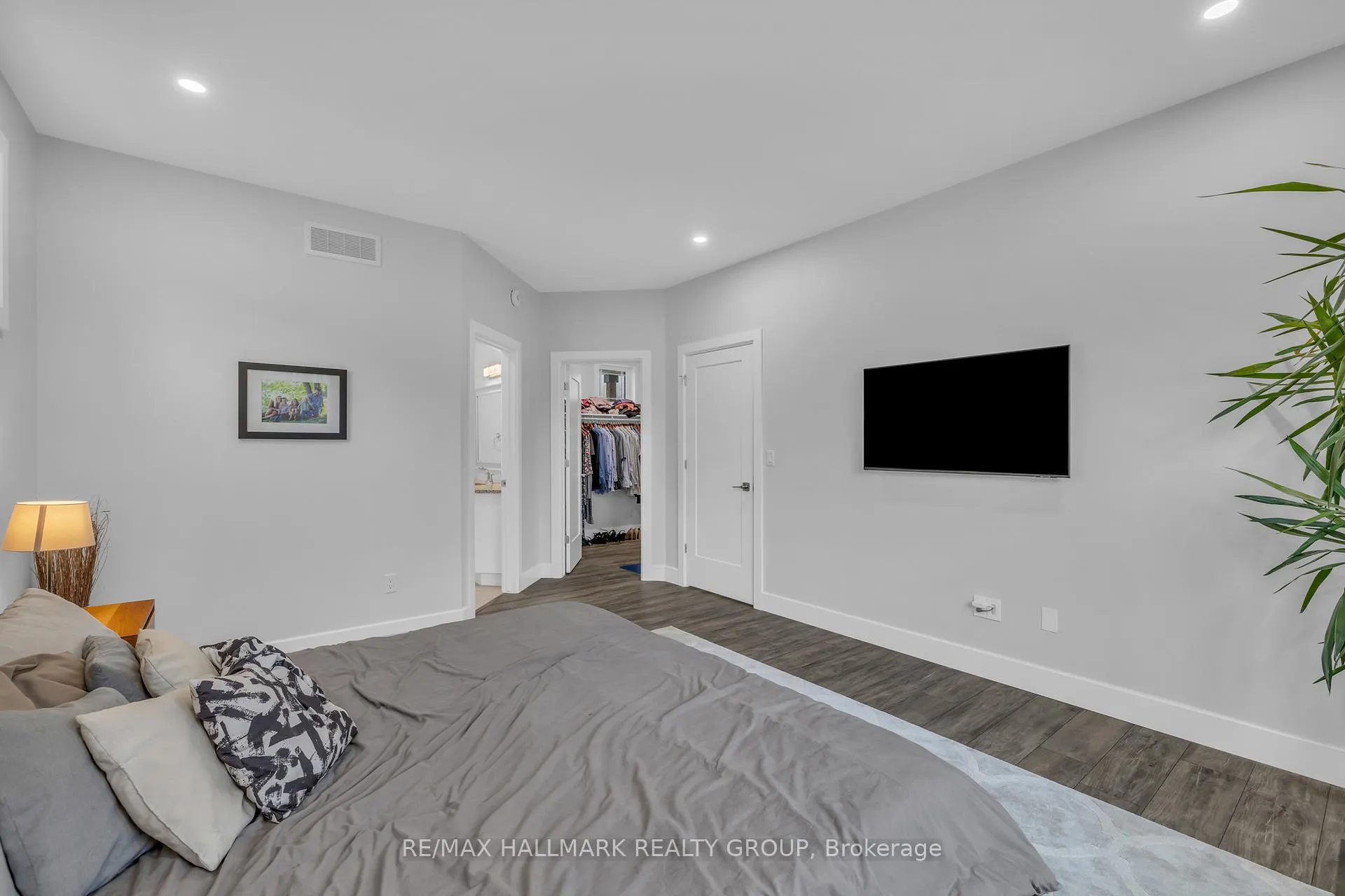 Photo 21 of 1077 Shearer Drive, Brockville — HOMEH