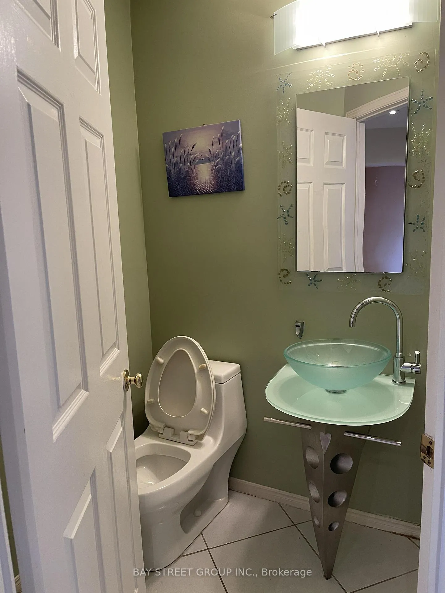 Photo 8 of 36 Tomlinson Circle, Markham, Buttonville — HOMEH