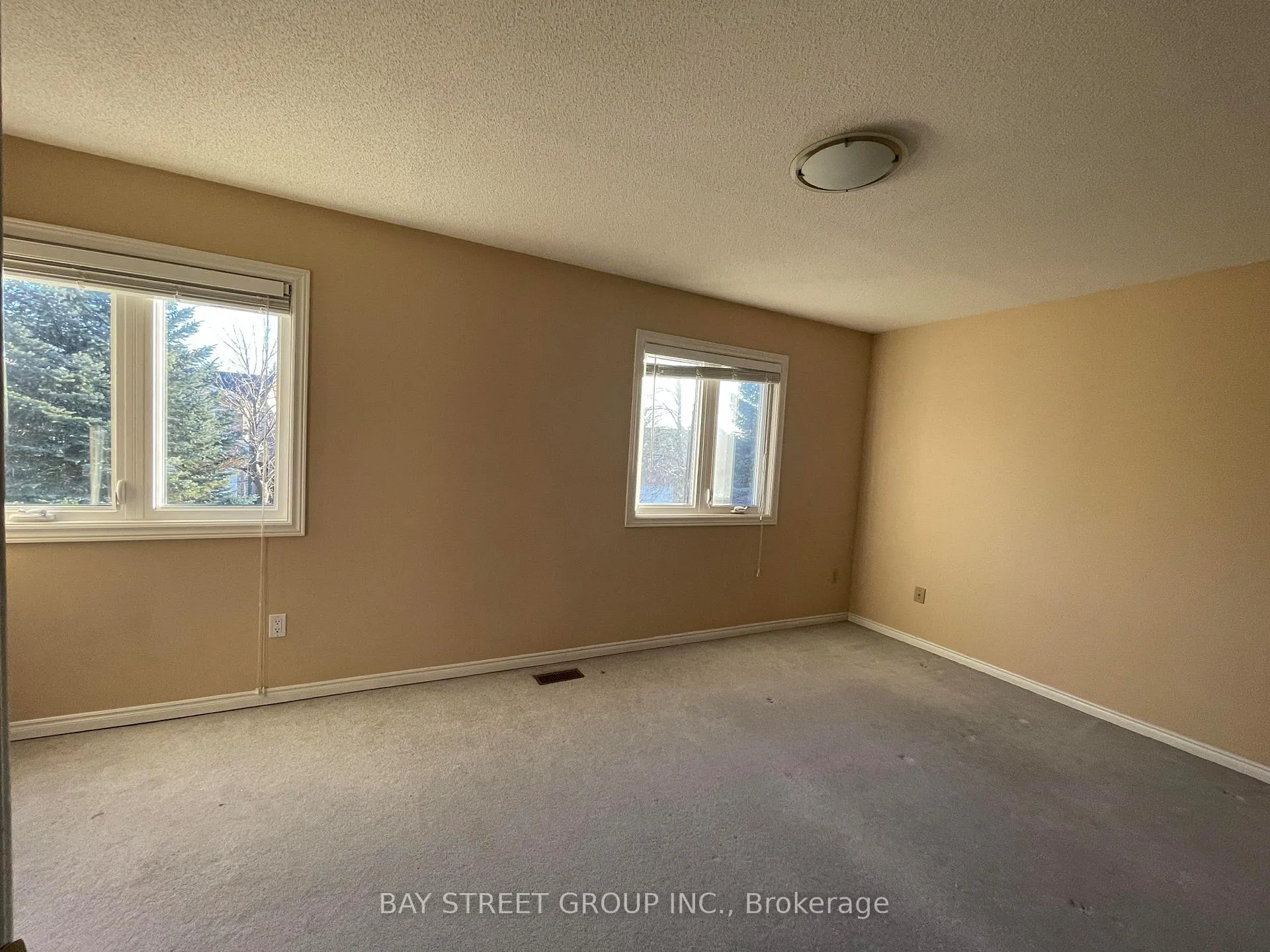 Photo 17 of 36 Tomlinson Circle, Markham, Buttonville — HOMEH