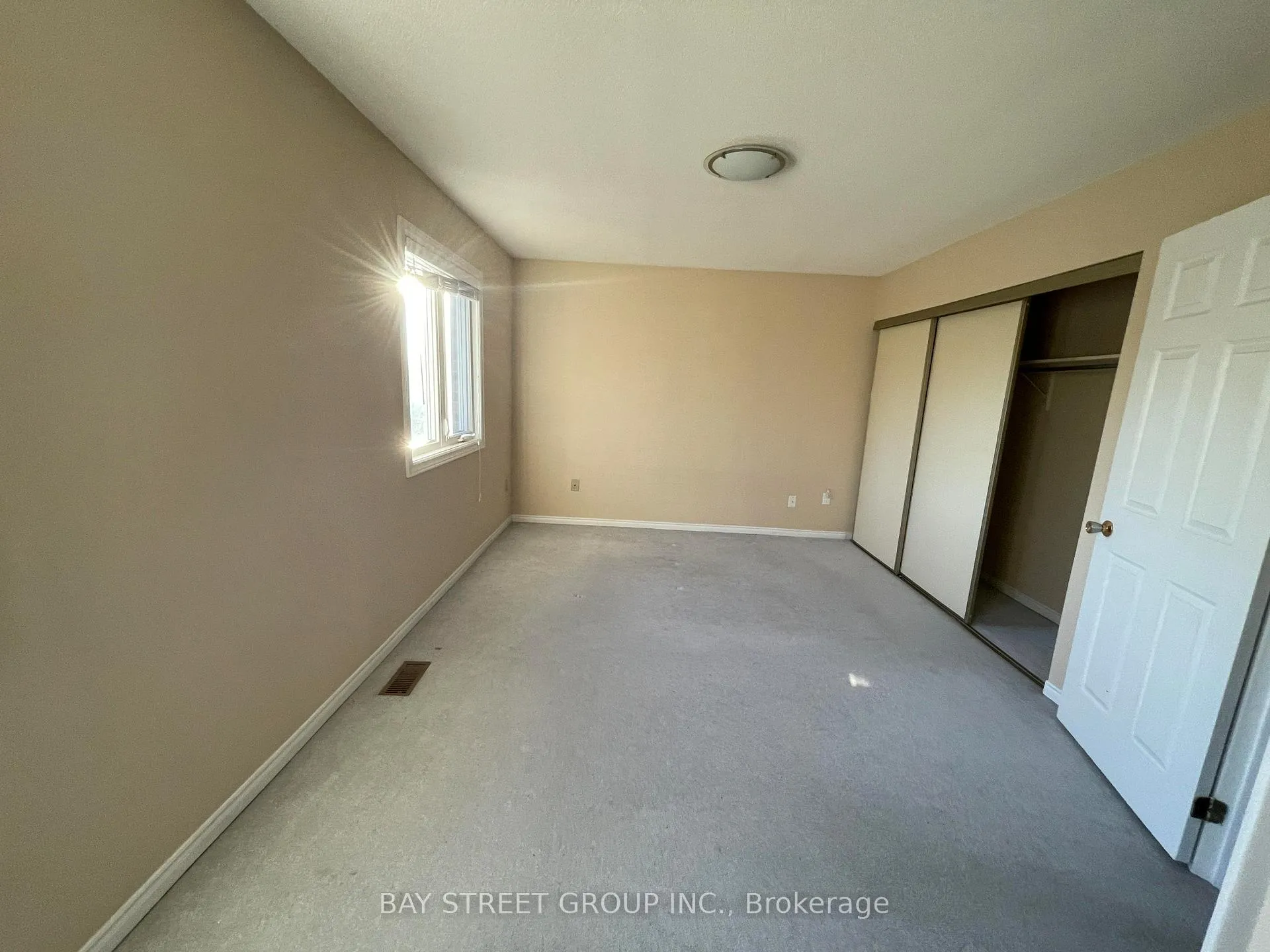 Photo 18 of 36 Tomlinson Circle, Markham, Buttonville — HOMEH