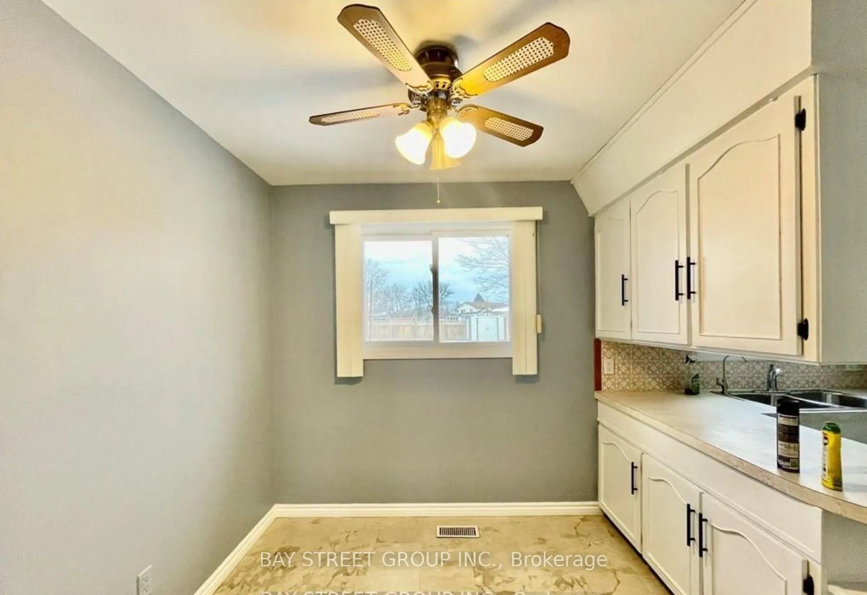 Photo 6 of 6852 Hagar Avenue, Niagara Falls, Arad/Fallsview — HOMEH