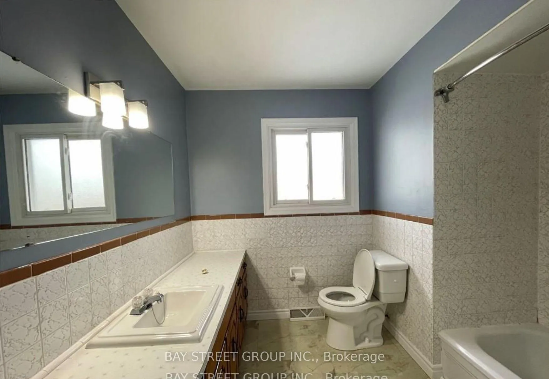 Photo 11 of 6852 Hagar Avenue, Niagara Falls, Arad/Fallsview — HOMEH