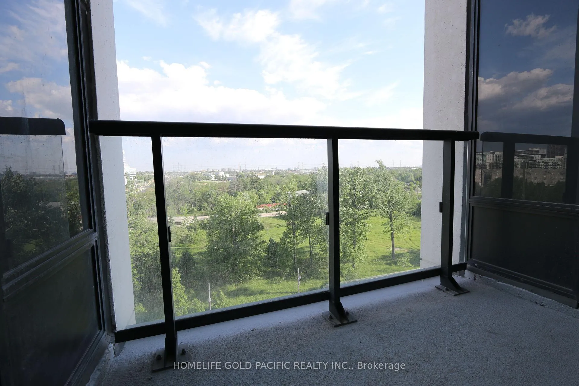 Photo 9 of Unit 917, 8 Cedarland Drive, Markham, Unionville — HOMEH