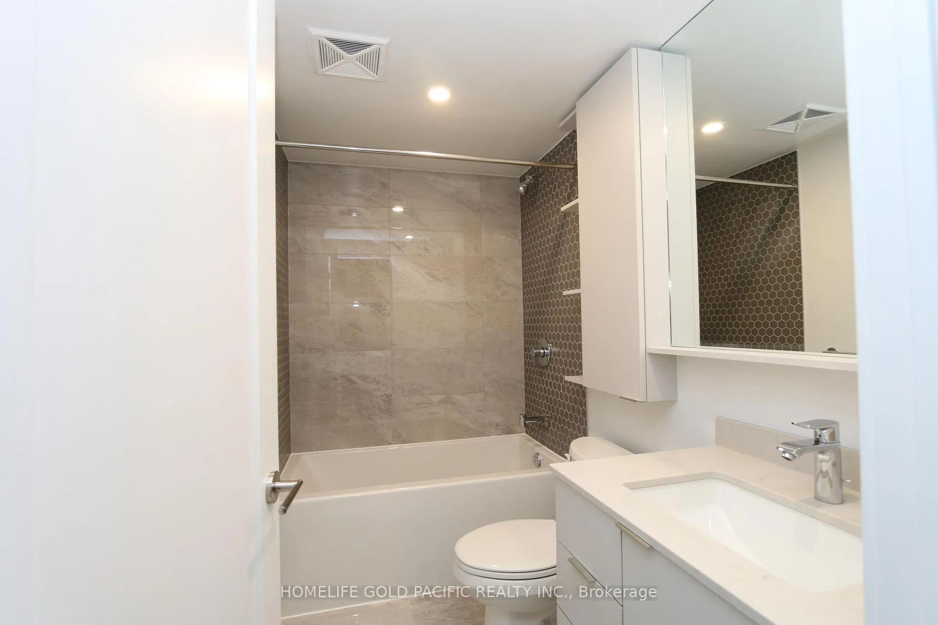 Photo 12 of Unit 917, 8 Cedarland Drive, Markham, Unionville — HOMEH