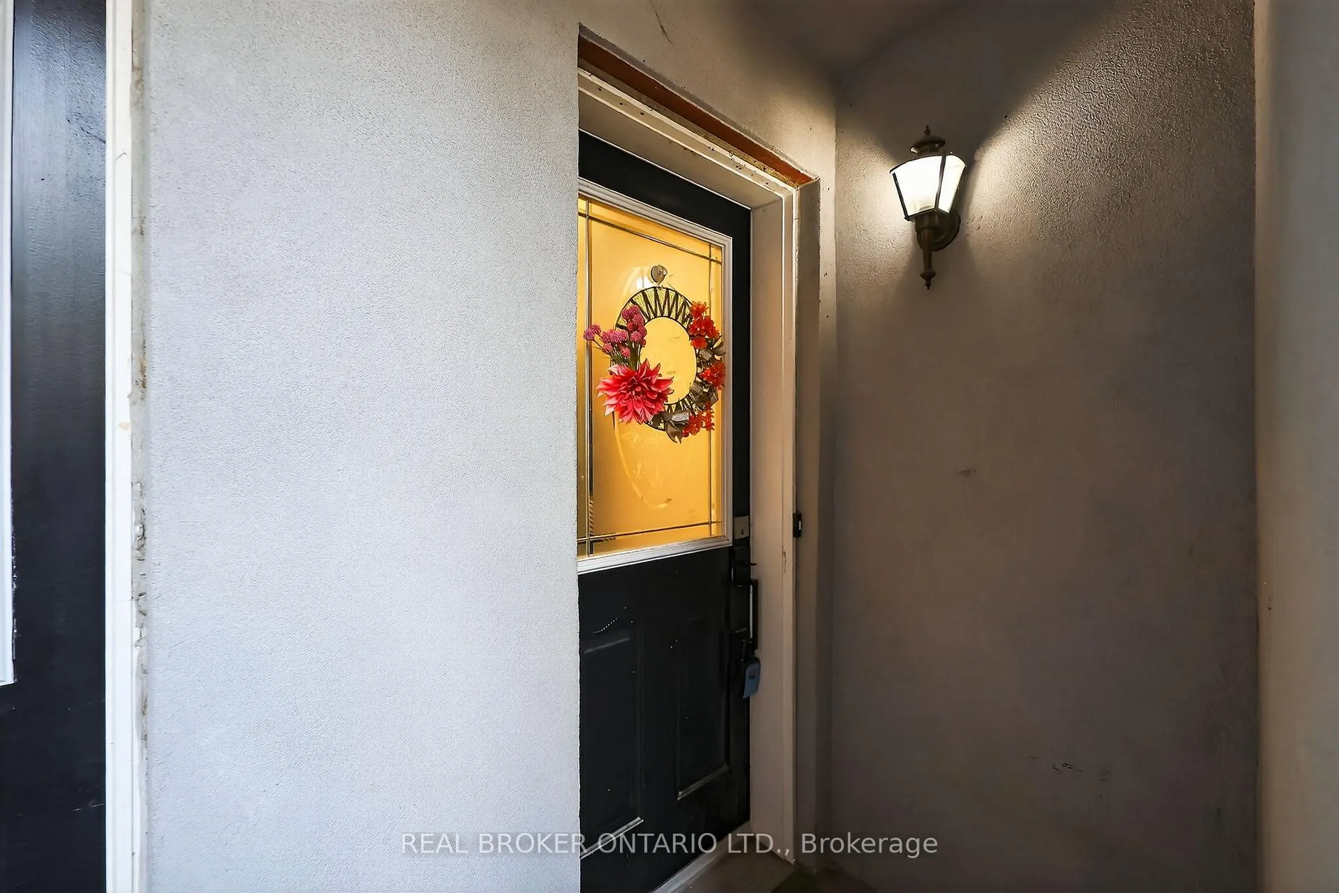 Photo 3 of Unit 1, 237 Ferndale Drive S, Barrie, Ardagh — HOMEH