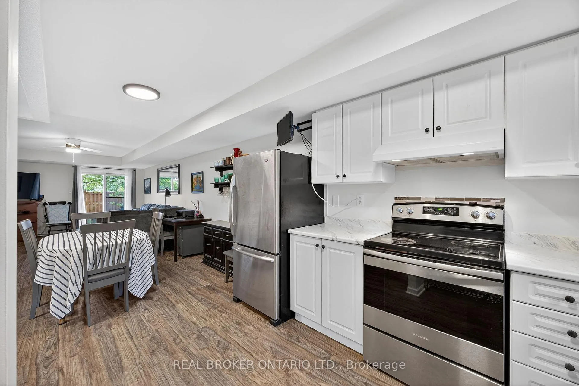 Photo 7 of Unit 1, 237 Ferndale Drive S, Barrie, Ardagh — HOMEH