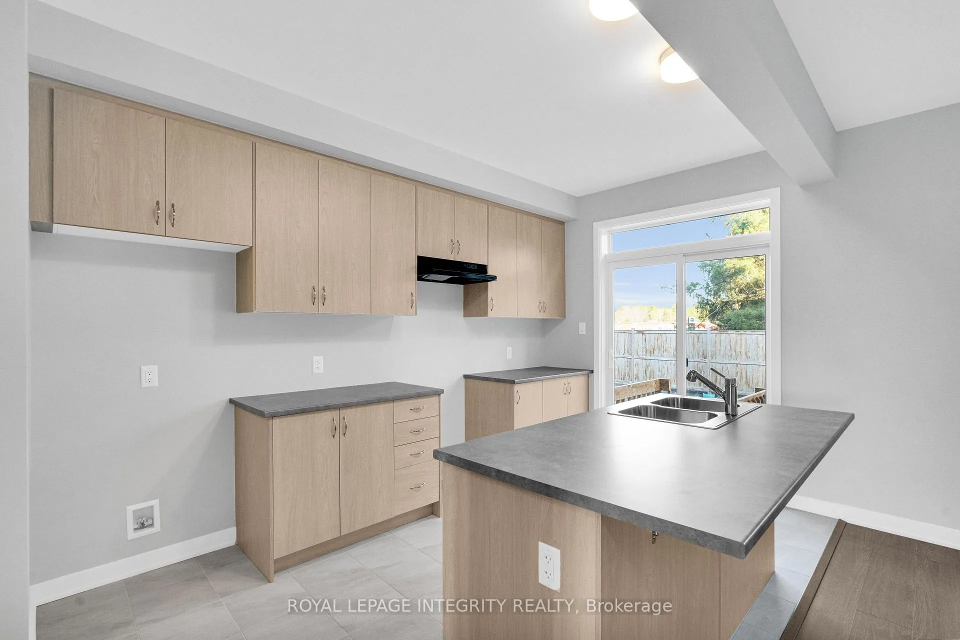 Photo 4 of 116 Robert Perry Street, North Grenville, North Grenville Twp (Kemptville South) — HOMEH