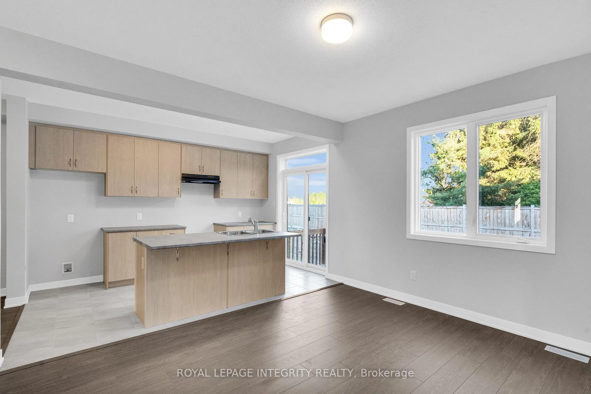 Photo 6 of 116 Robert Perry Street, North Grenville, North Grenville Twp (Kemptville South) — HOMEH