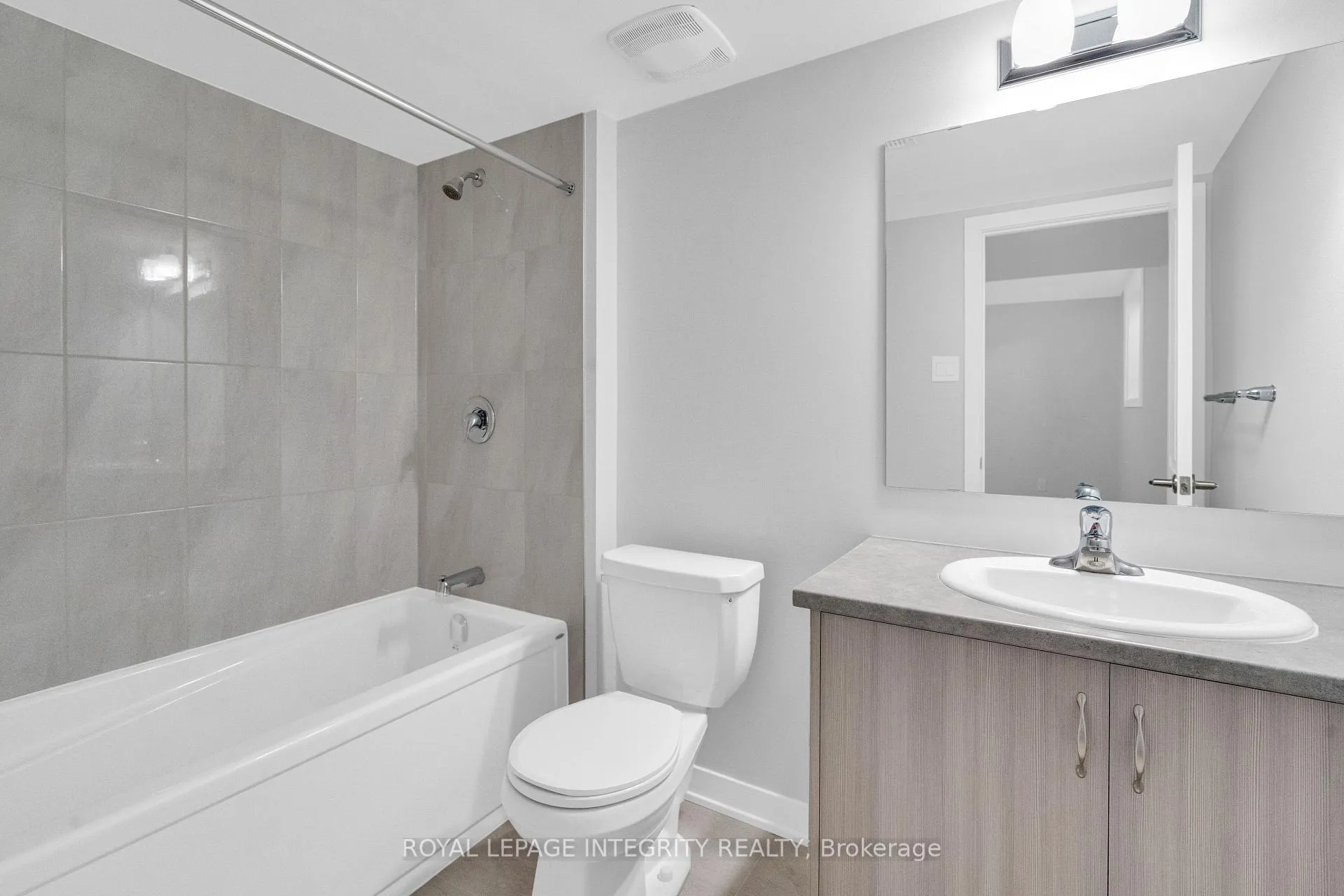 Photo 19 of 116 Robert Perry Street, North Grenville, North Grenville Twp (Kemptville South) — HOMEH