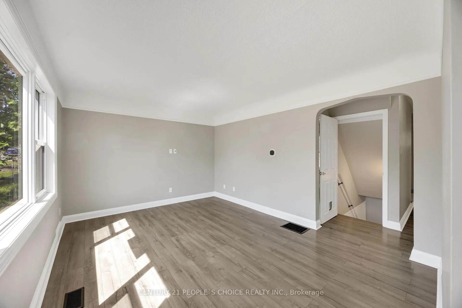 Photo 7 of 50 Columbia Street W, Waterloo — HOMEH