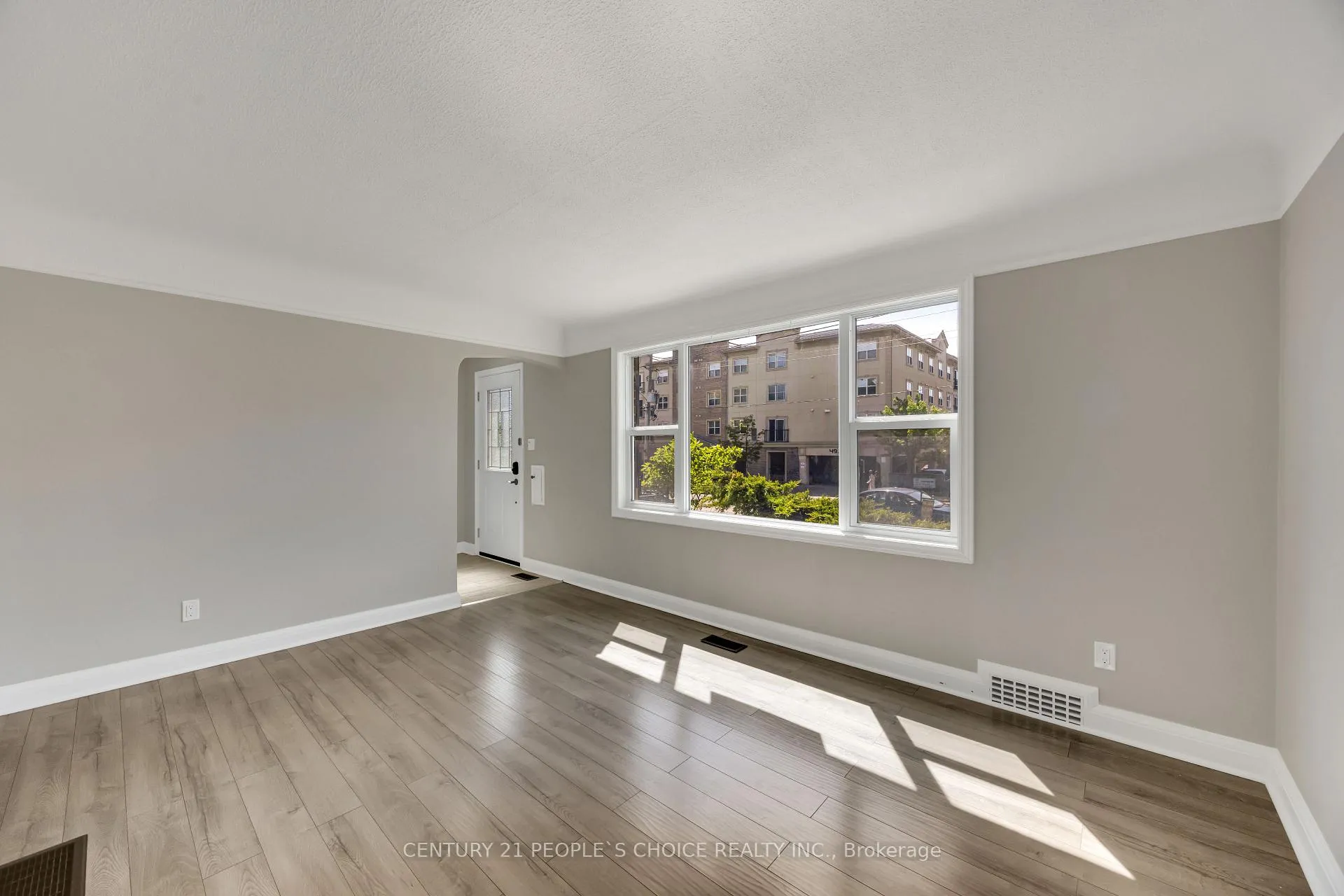 Photo 9 of 50 Columbia Street W, Waterloo — HOMEH