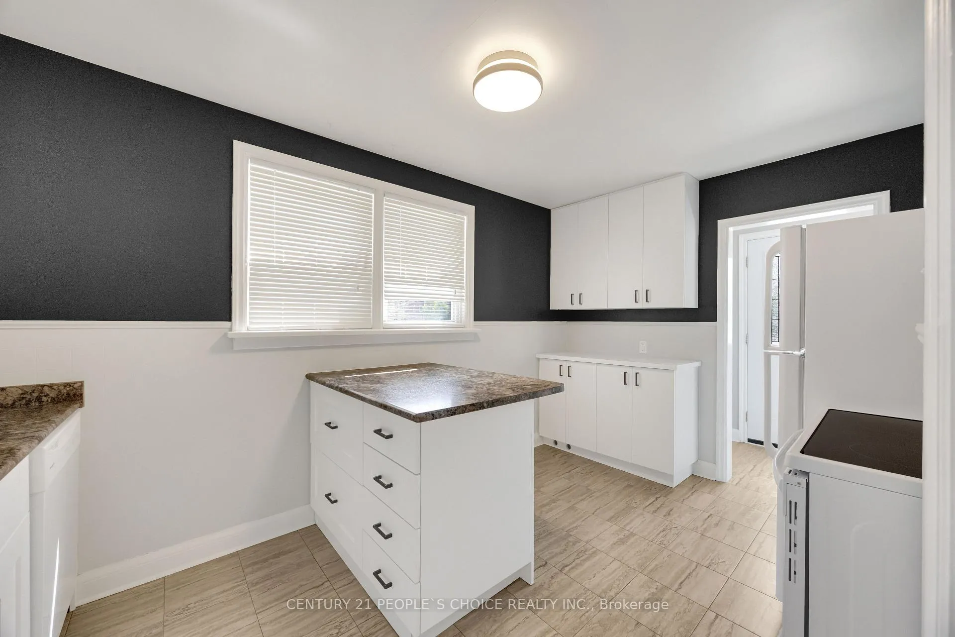 Photo 13 of 50 Columbia Street W, Waterloo — HOMEH