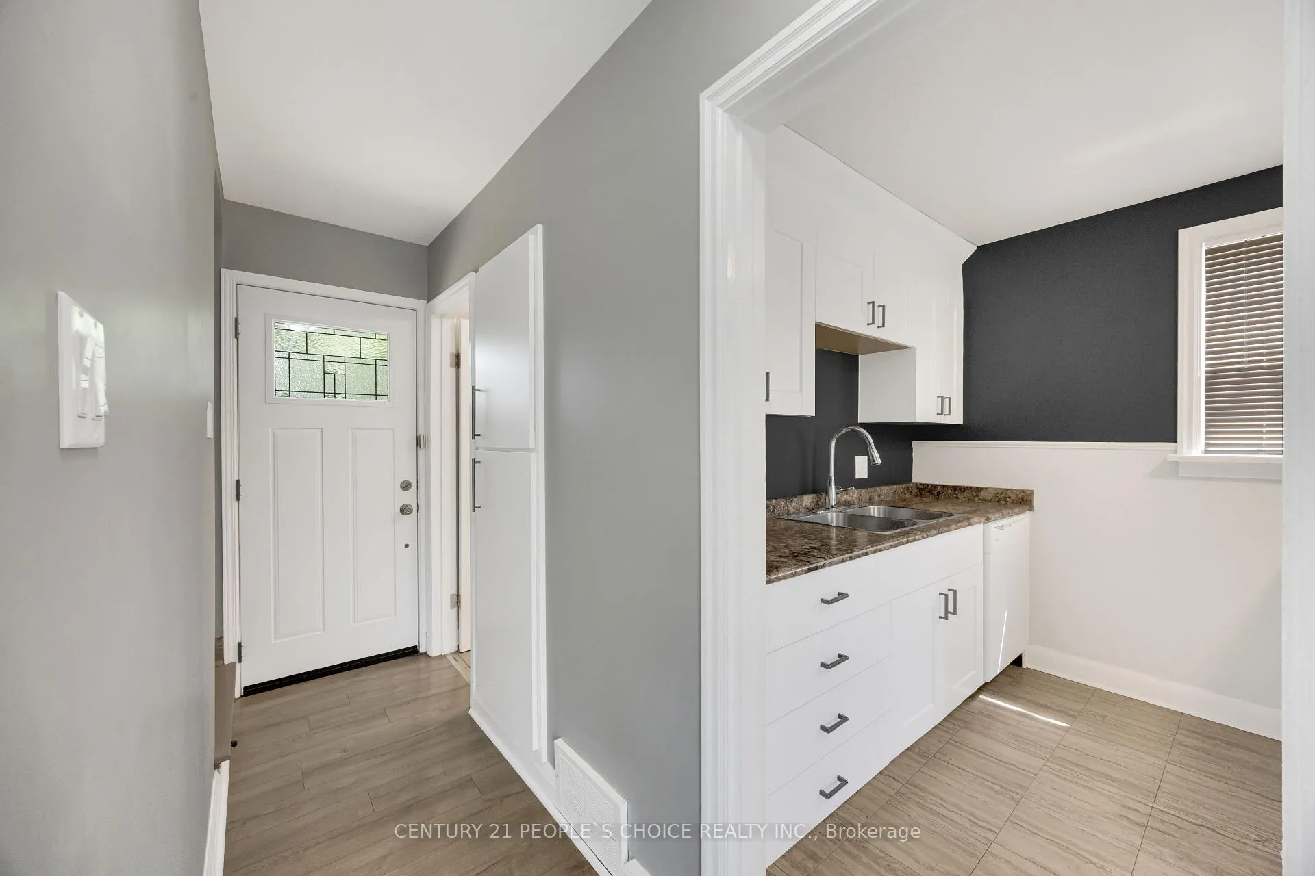Photo 22 of 50 Columbia Street W, Waterloo — HOMEH