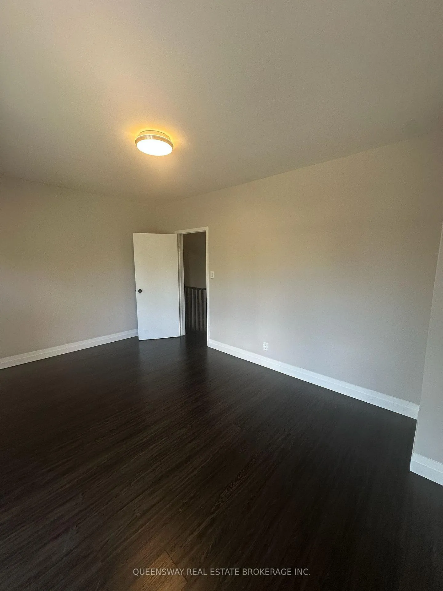 Photo 2 of Unit UPPER, 68 Melville Avenue, Toronto, Dovercourt-Wallace Emerson-Junction — HOMEH