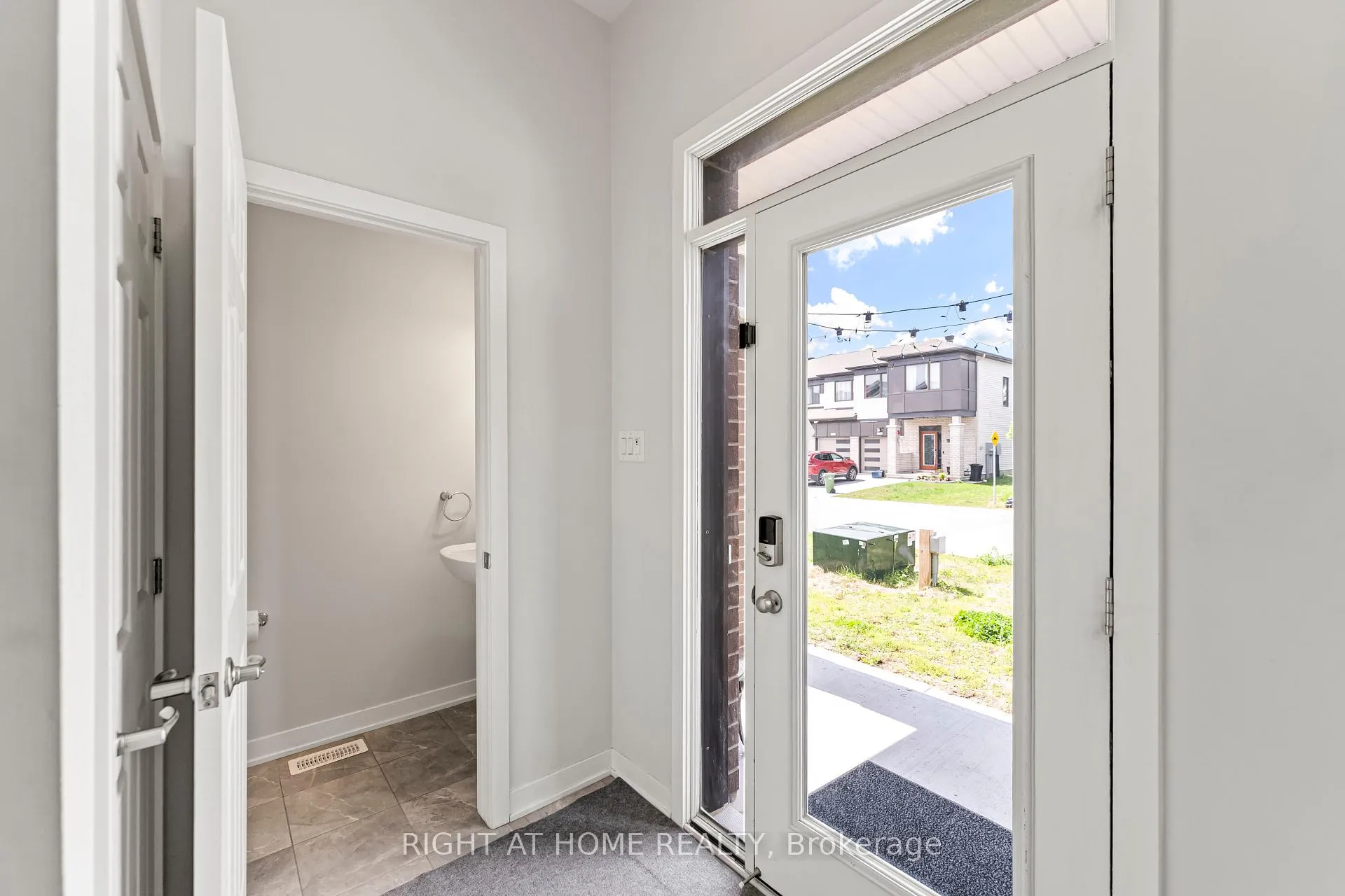 Photo 4 of 221 Billrian Crescent, Ottawa, Stittsville (North) — HOMEH