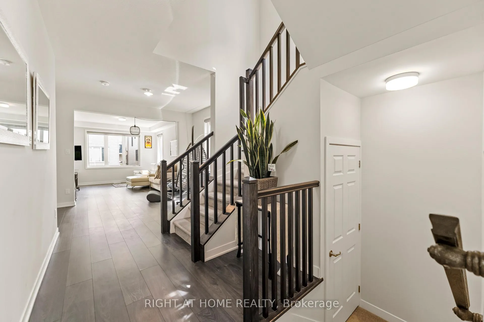 Photo 5 of 221 Billrian Crescent, Ottawa, Stittsville (North) — HOMEH