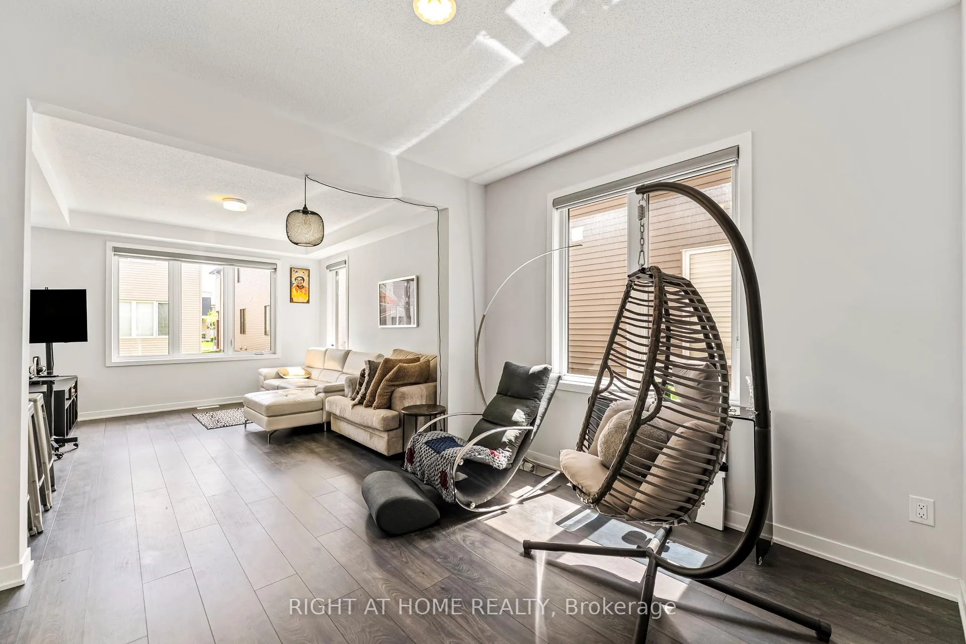 Photo 7 of 221 Billrian Crescent, Ottawa, Stittsville (North) — HOMEH
