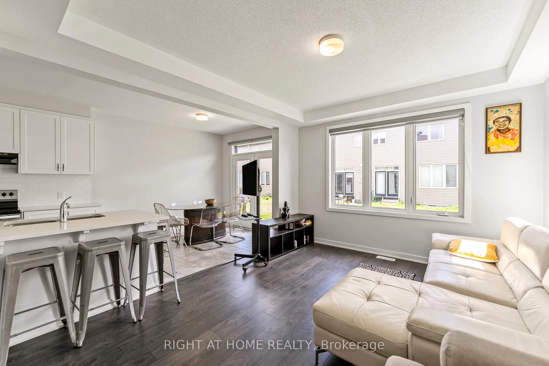 Photo 9 of 221 Billrian Crescent, Ottawa, Stittsville (North) — HOMEH